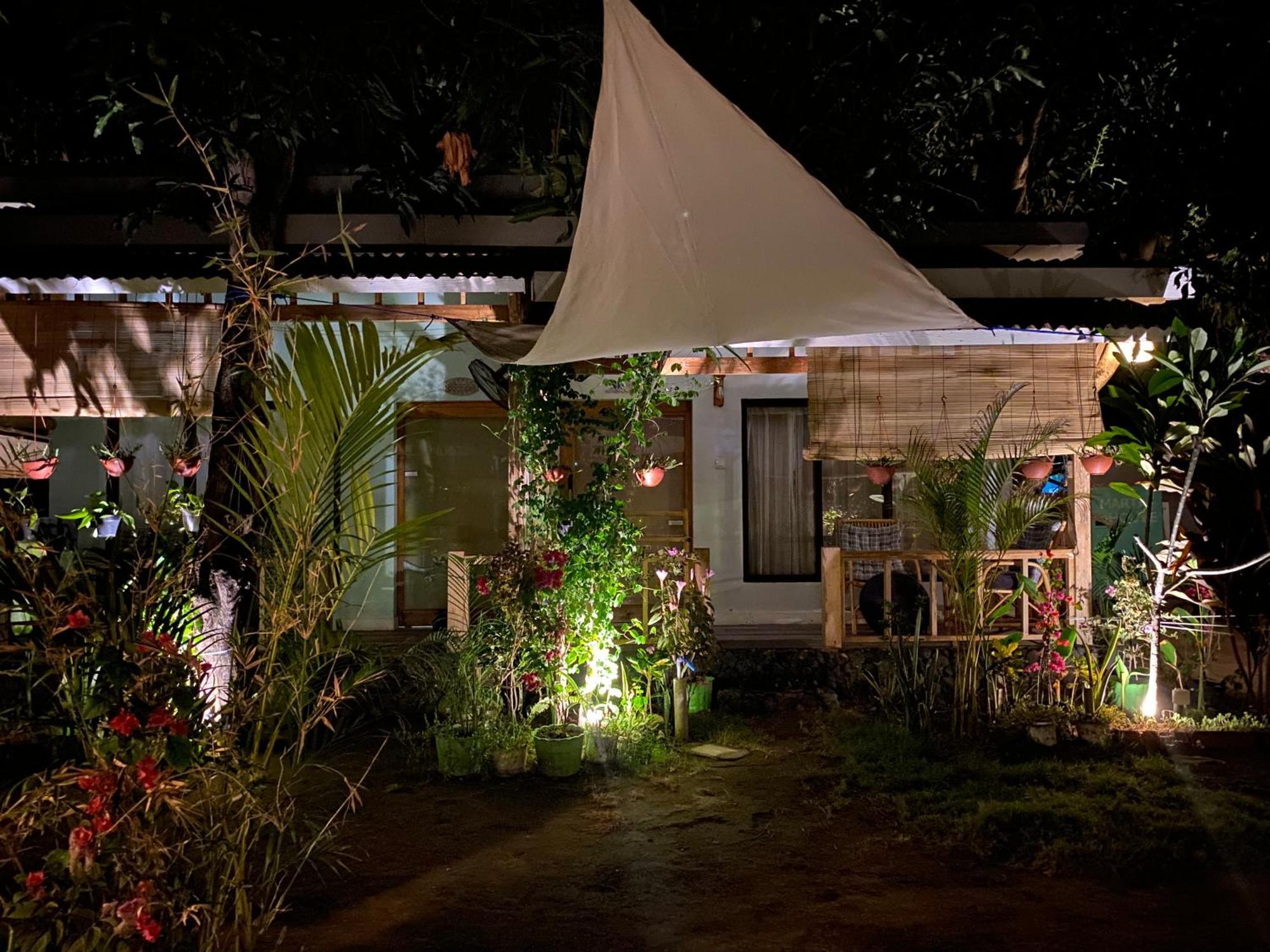 Hotel Marta House Gili Air Esterno foto