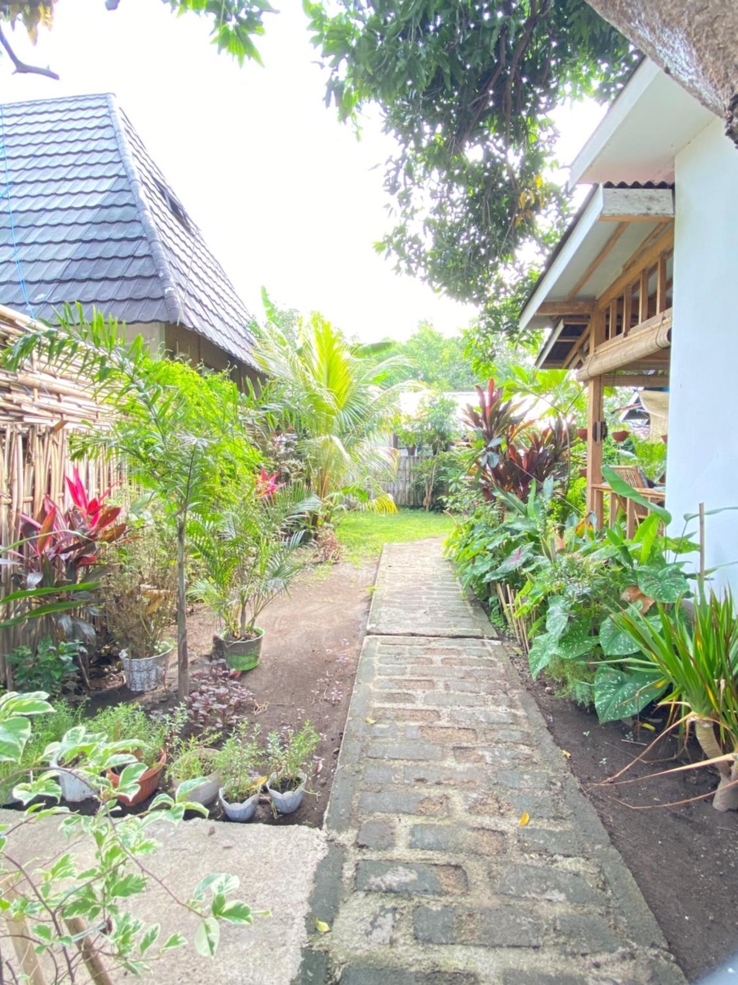 Hotel Marta House Gili Air Esterno foto